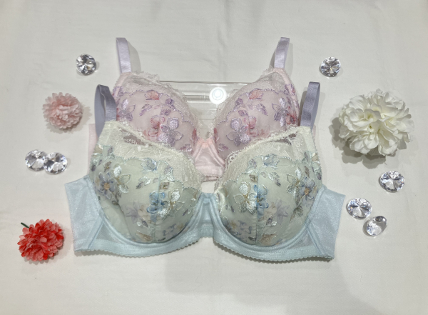 小さく見せるブラ 新色入荷＊ │ワコール ザ ストア │ ショップブログ │ JR博多シティ アミュプラザ博多