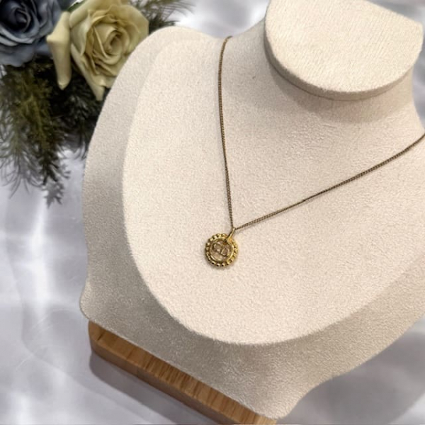 ヴィンテージアクセサリー】自分へのご褒美にいかがですか ヴィンテージアクセサリー】自分へのご褒美にいかがですか