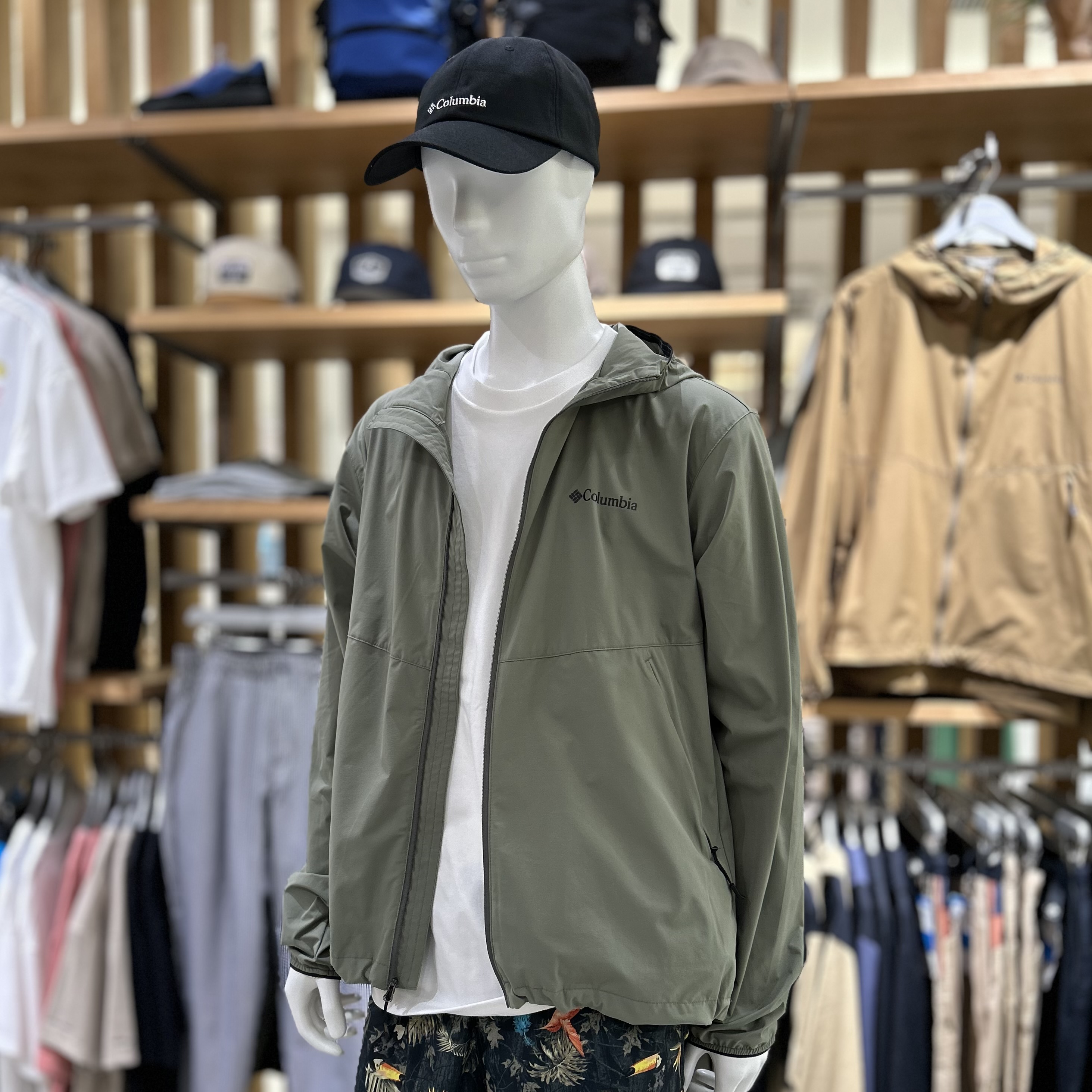 ファッションなデザイン ソフトシェルジャケットのご紹介】 │コロンビア ショップ │ Mサイズ